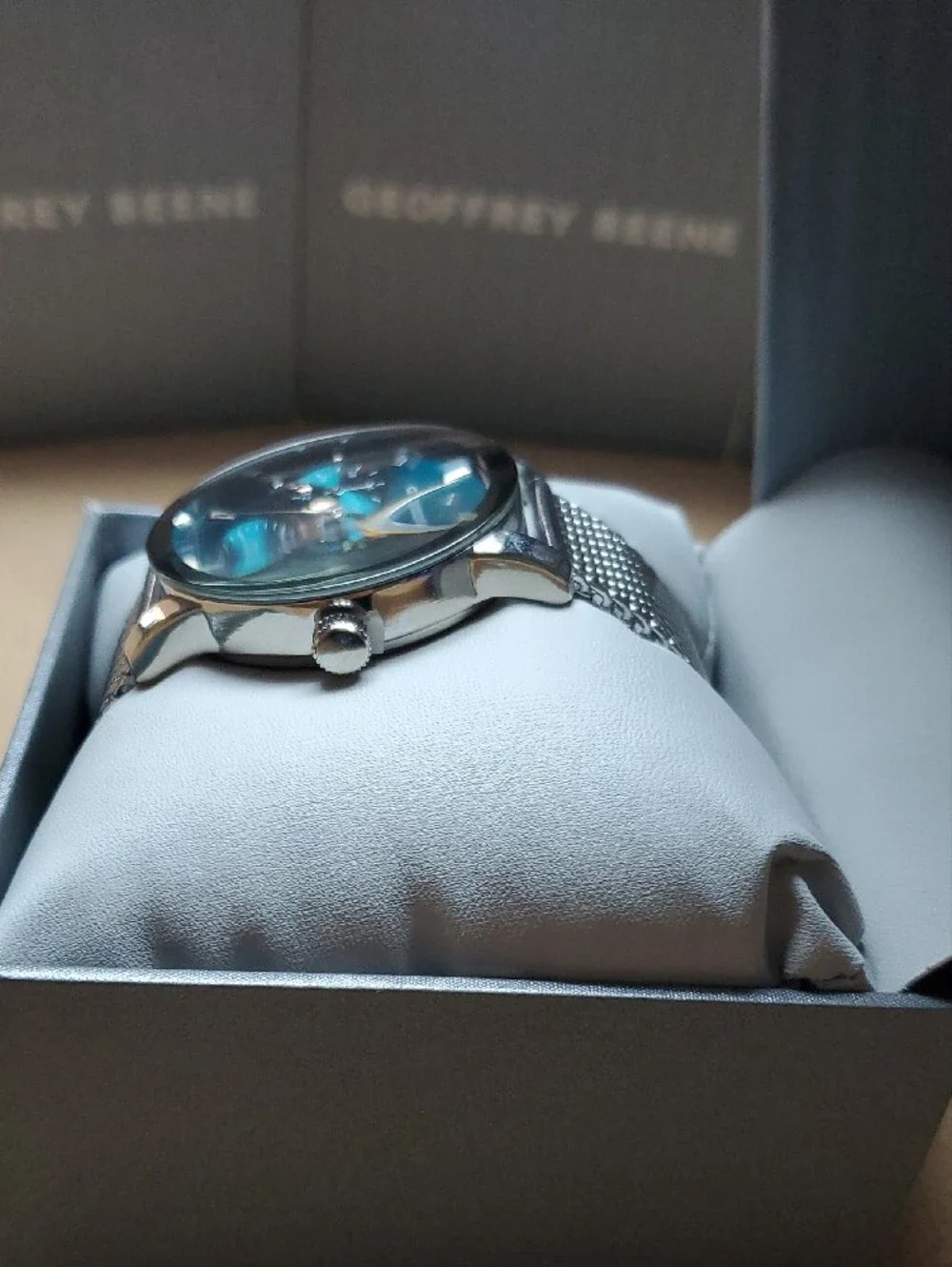 Geoffrey Beene Men's Blue-Green Sunburst Dial Watch with Mesh Bracelet